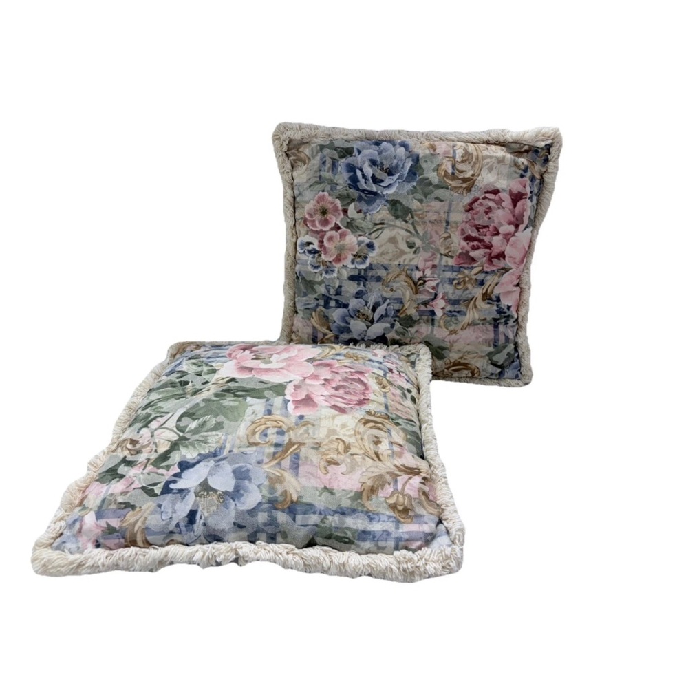 Set of 2 Vtg Floral Throw Pillows Tapestry Style w/ Fringe, Cottage Chic 16”X16”